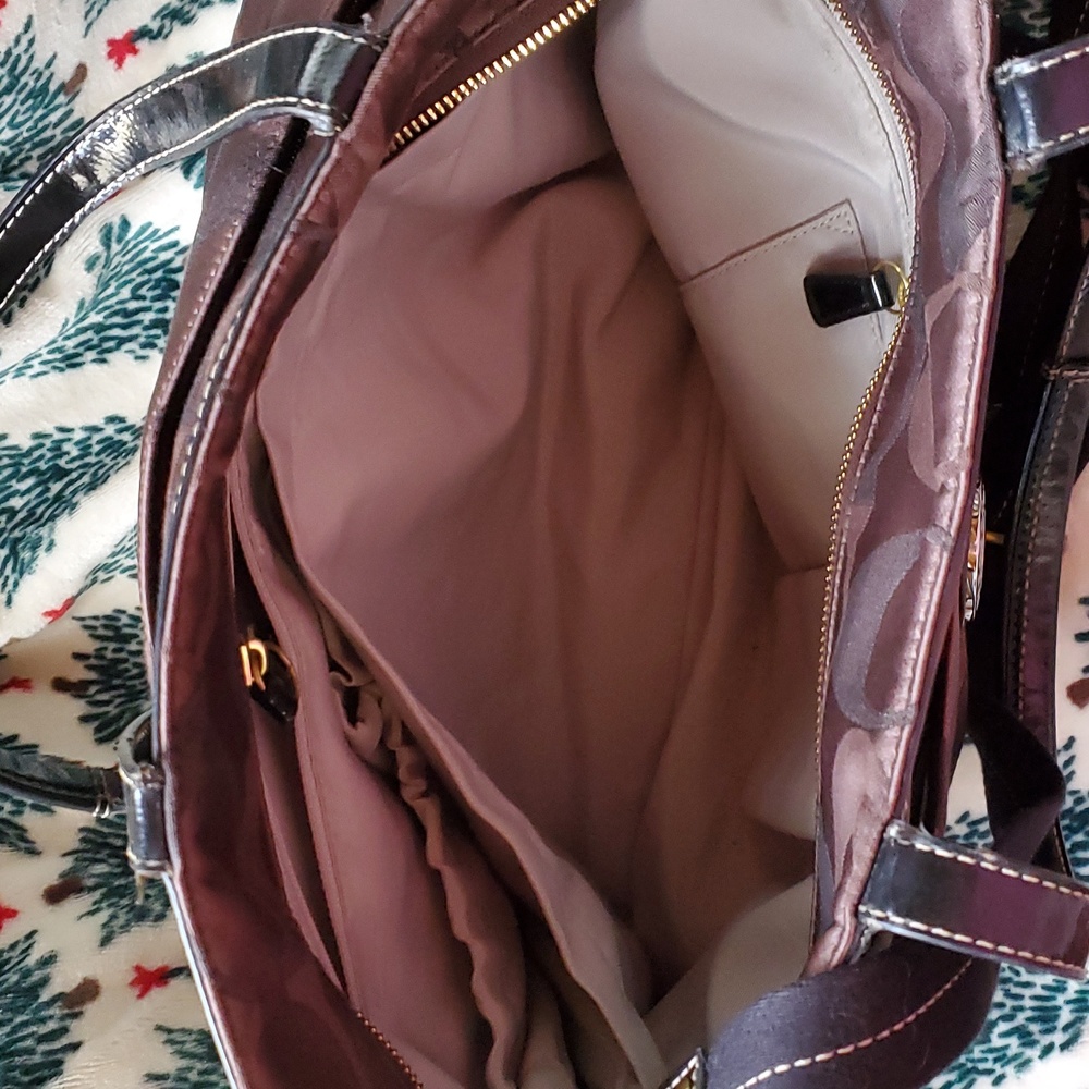 Beautiful Coach Diaper bag, I used it for a short time as a briefcase. - Picture 2 of 4
